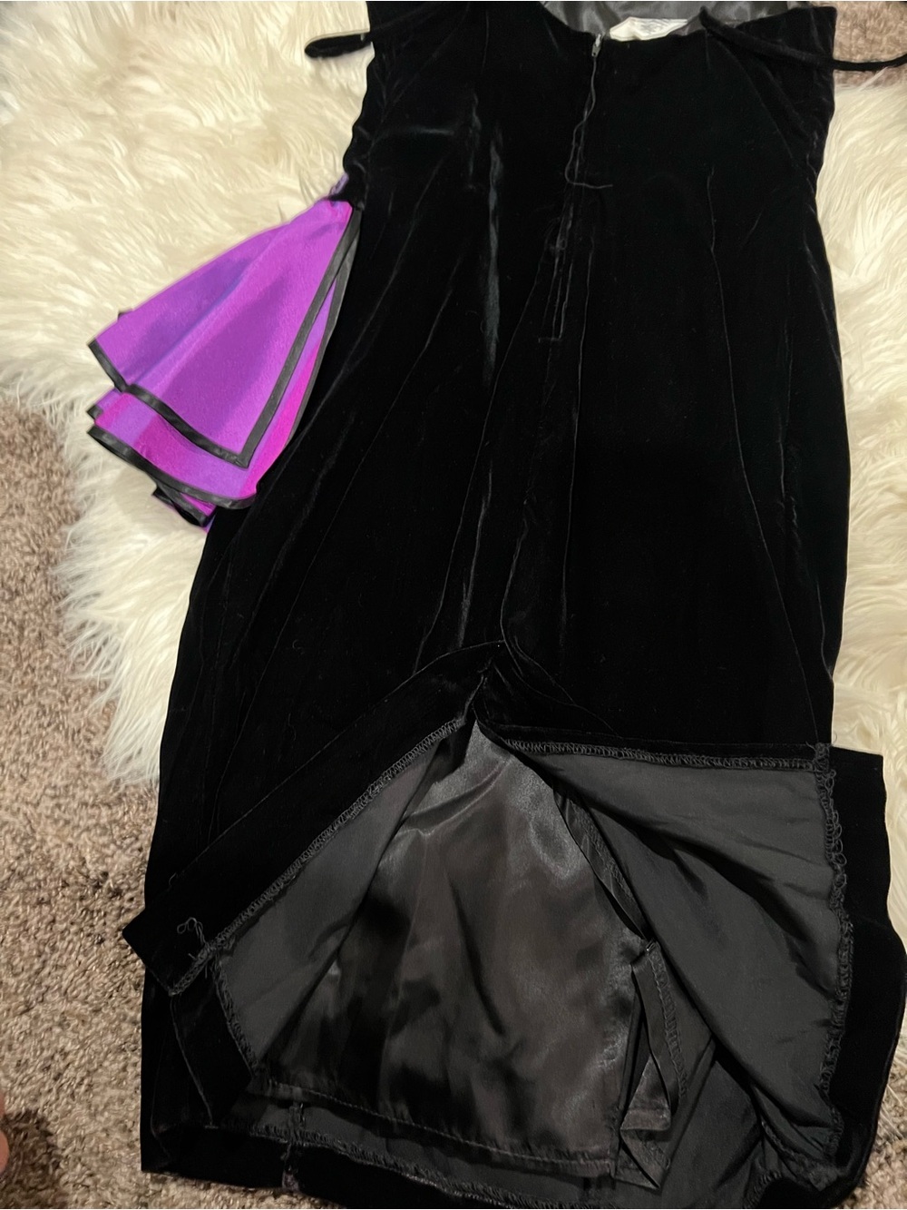 Velvet Cocktail dress, Vintage 1980s with Purple taffeta ruffle detail - Picture 7 of 9
